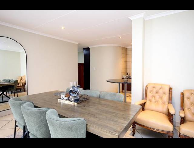 3 BEDROOM TOWNHOUSE FOR SALE IN THATCHFIELD